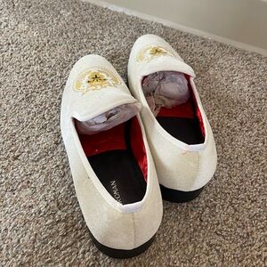 ELANROMAN Men's Lion Crest Velvet Loafers WHITE